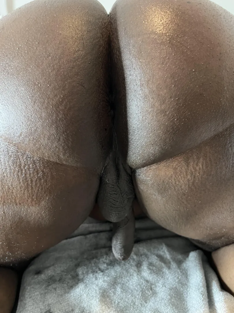 need my ass ate dm me posted by foxxxy304