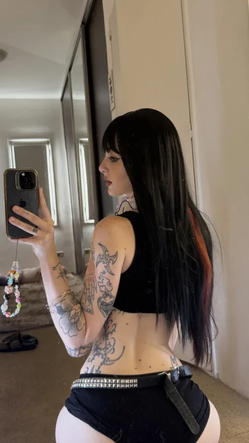 Need someone nearby for fwb - hmu on lg:.Iunaromes'. by udub86