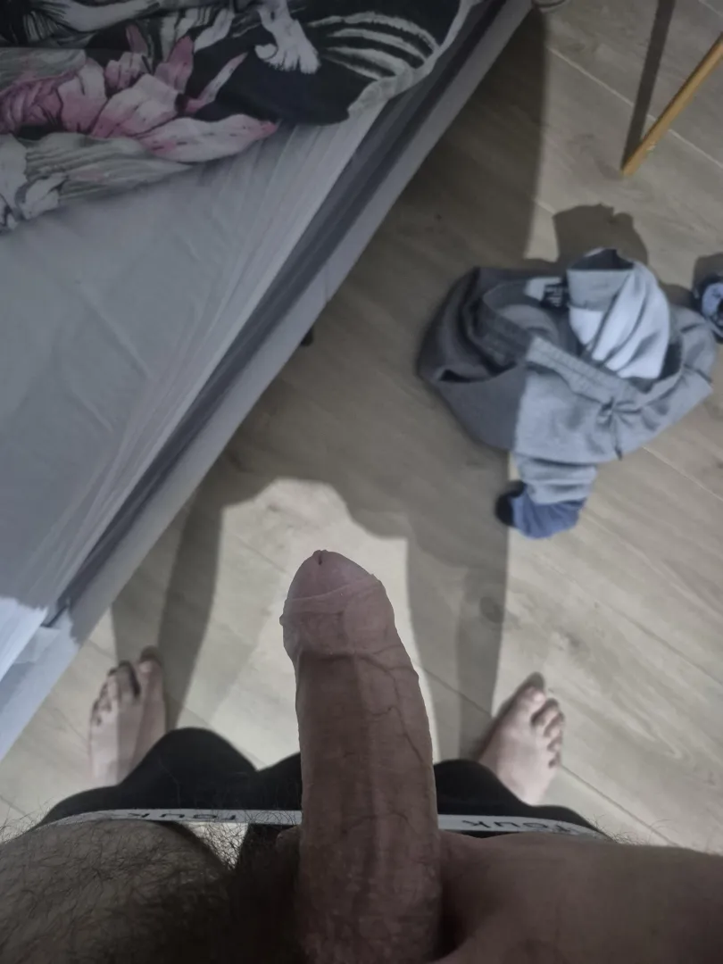 Need someone on their knees posted by CheetahMysterious834