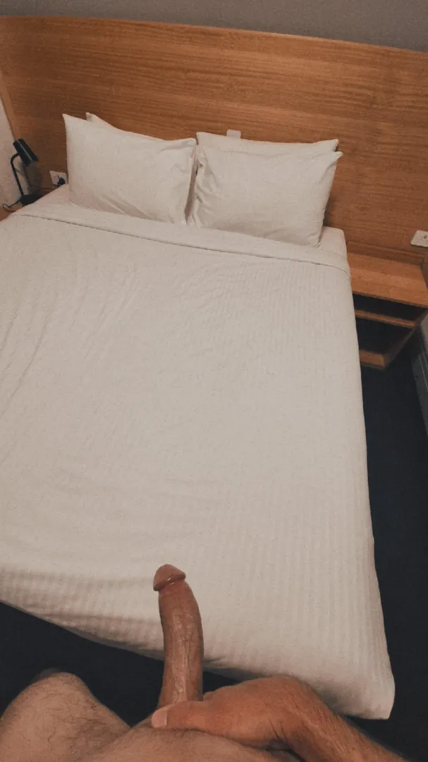 Need someone spread out on the bed  posted by OkDelivery21