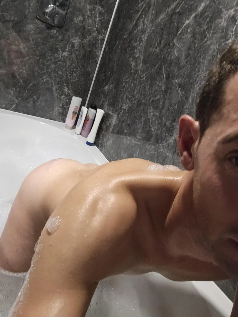 Need someone to join me in the bath. posted by Pudding1988