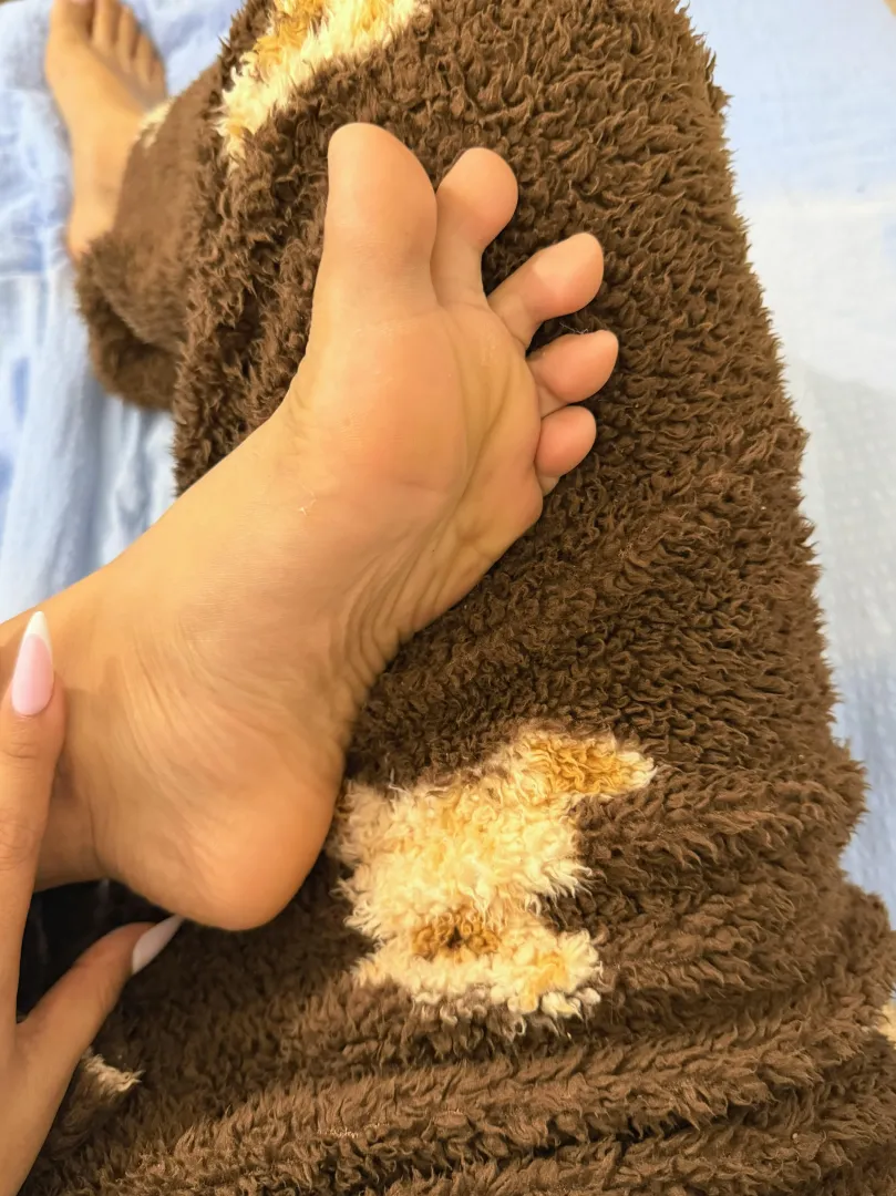 Need Someone to Massage these Badly, it’s been forever. Size 7 posted by WarmPrincez