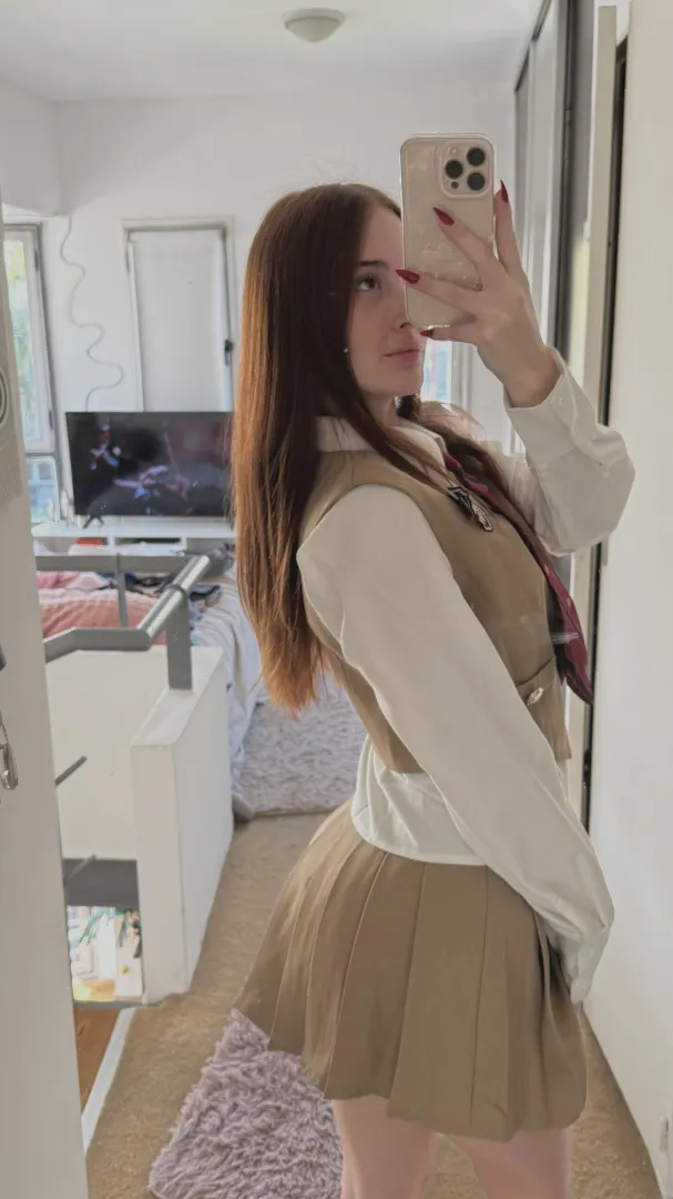 Need someone who can host later  msg lg:.moonyvoxi'. posted by udub86