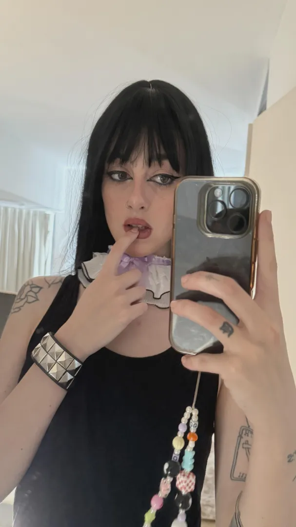 Need someone who can host tonight for me.. just use lg: lunarumes,, posted by erinmonday