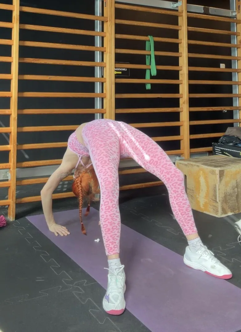 Need to start working more on my back flexibility (OC) posted by RedheadFairy03