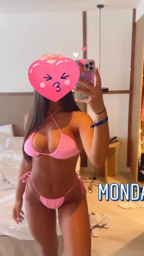 Needing a holiday by dontbjealoushunni