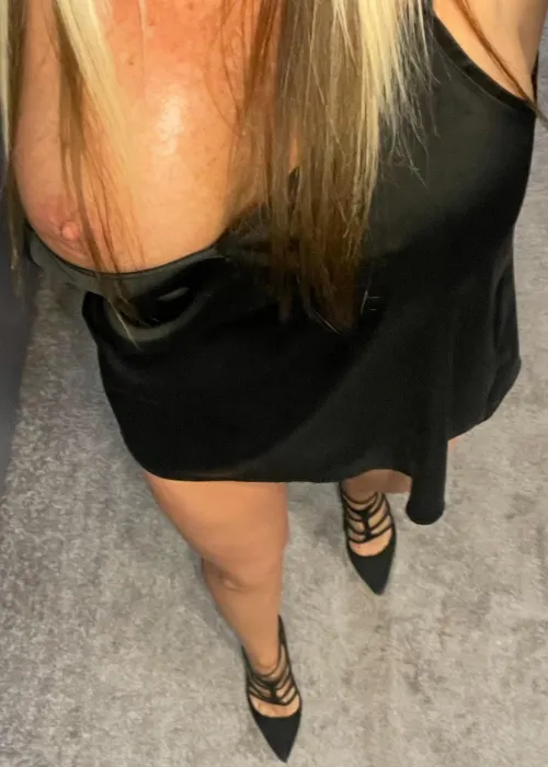 [NeighborhoodMILF] [F55] Proof that Tuesdays don't have to be boring... by thisisfiftyfive