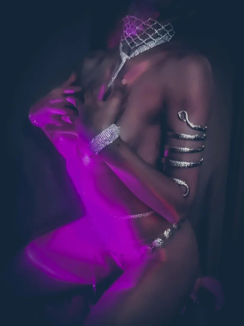 Neon light, slow breath, electric skin. posted by Belladancer_beauty
