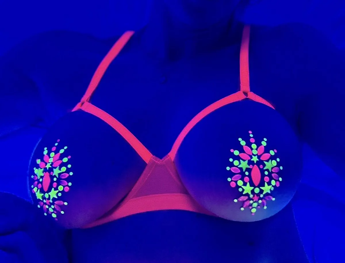 Neon Nipples posted by BrownTown524