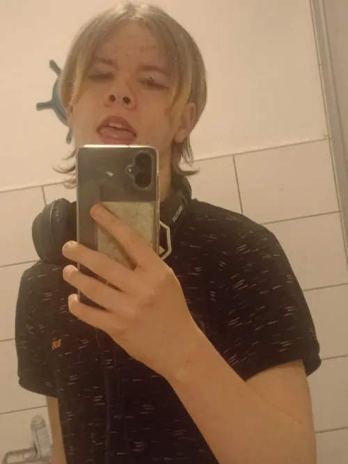 Neue Sissy aus NRW sucht Master oder Mistress by Yoto_1337