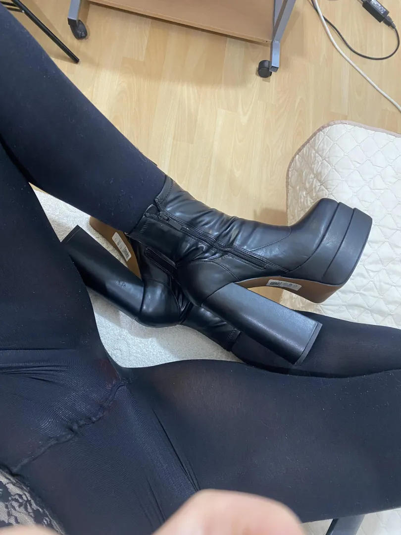 New boots posted by DeliciousExtent3358