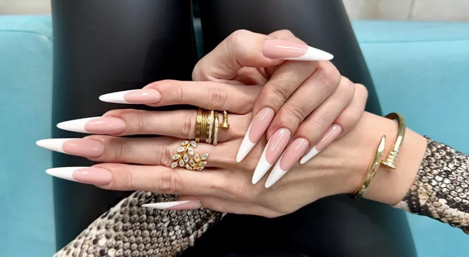 New French manicure by Juliadomaina