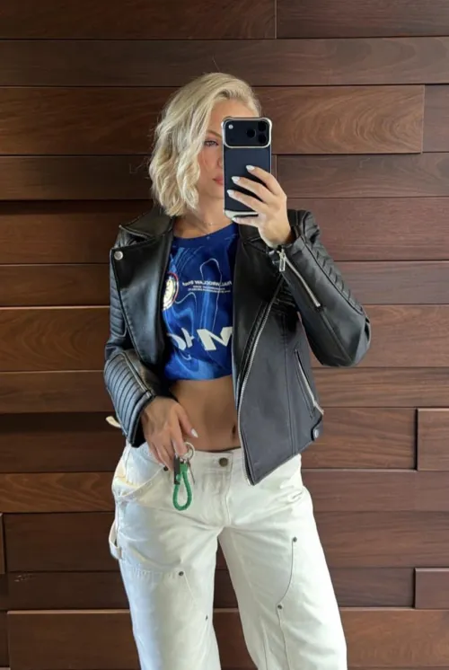 New insta story by Afraid-Price-5322