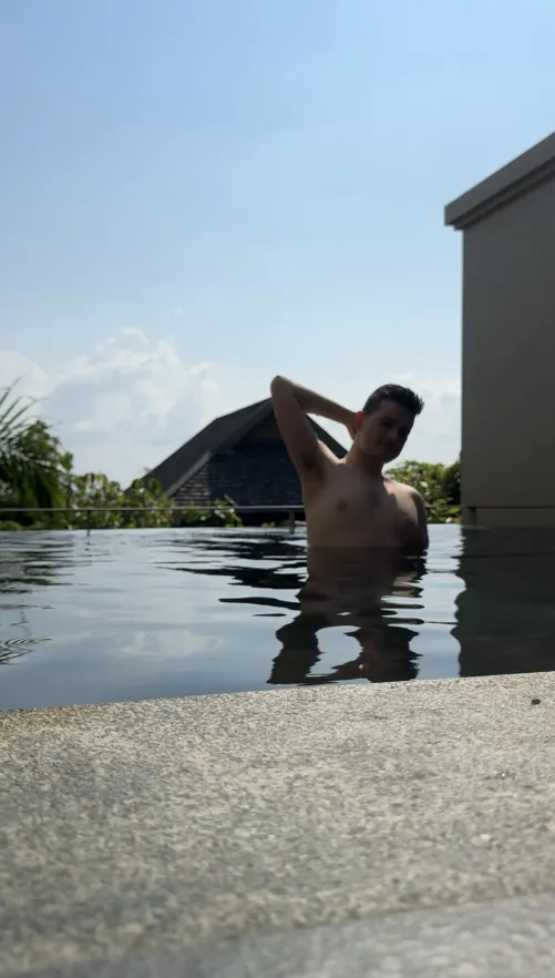 New to nudism, 27 from Australia by Tall-Bottle-6516