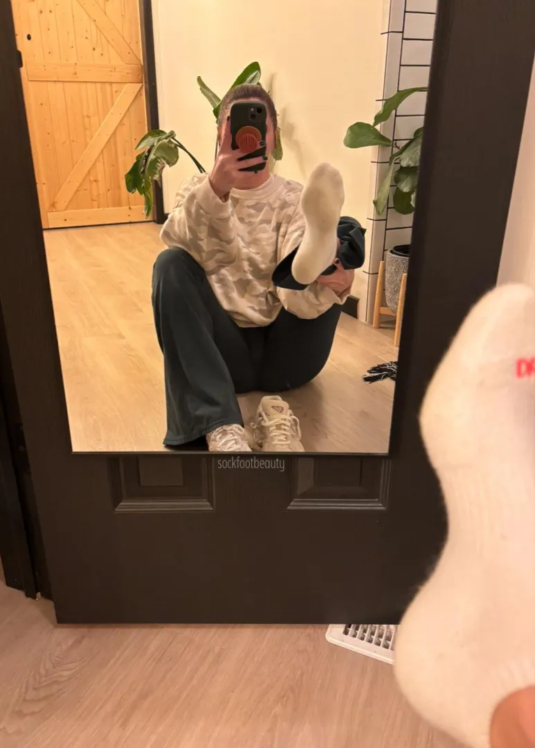 nice and sweaty after my workout, day 12 of 21 posted by sockfootbeauty