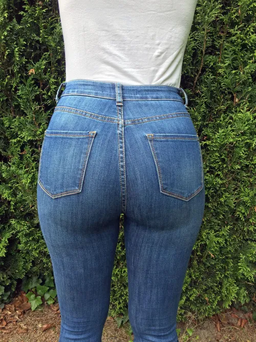 Nice curves by Gullible_Heart_9115