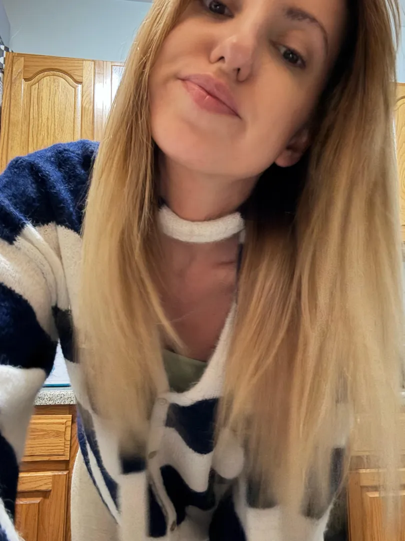 Nice lips and style posted by Weird-Pipe4567