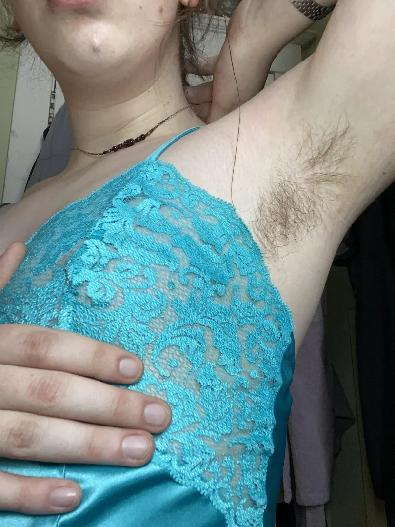 nice well lit hairy armpit  posted by orchidtrans