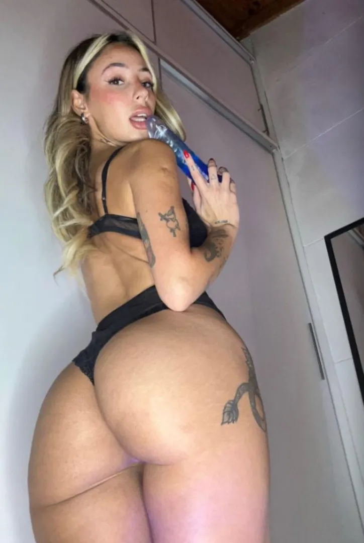 Nina posted by ninatjexx