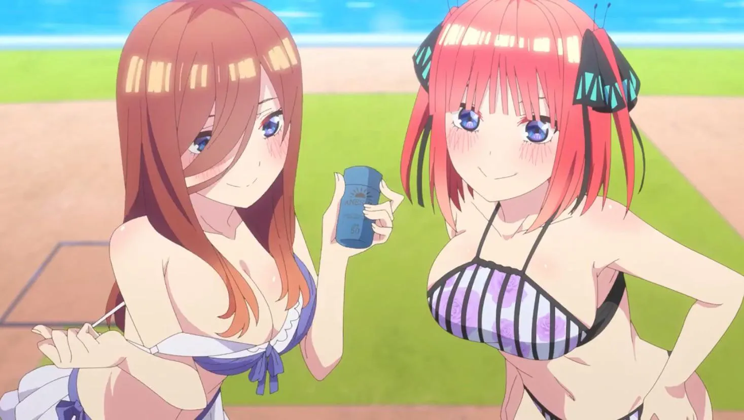 Nino and Miku Nakano posted by EzioGued