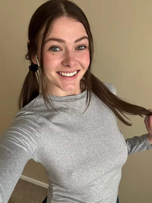 Nipples poking through my shirt type of day by Ava_Steele69