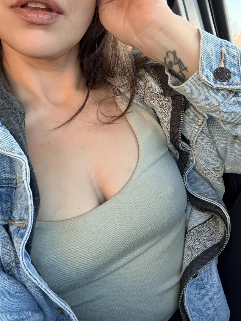 No bra makes Sunday errands more exciting posted by barefootdriving