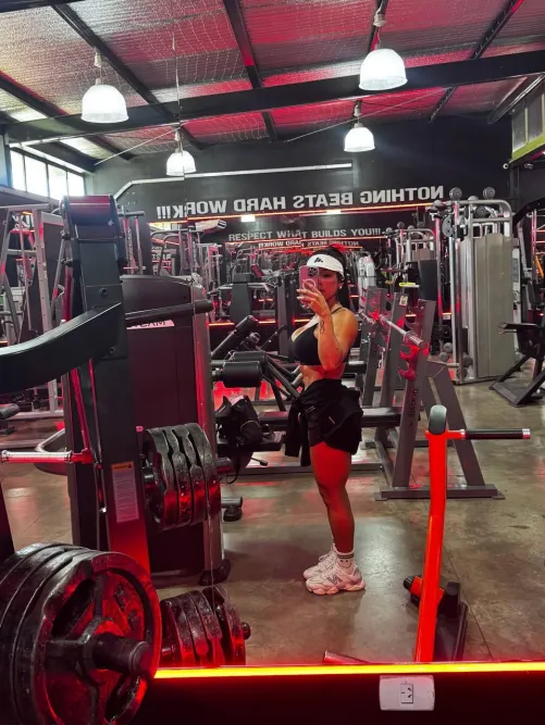 No es solo físico… es actitud que se siente (oc) by MiaFitnessLife