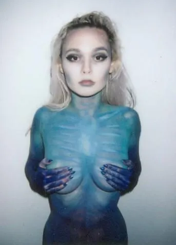 No i am not dressed as a smurf posted by LilChereBear