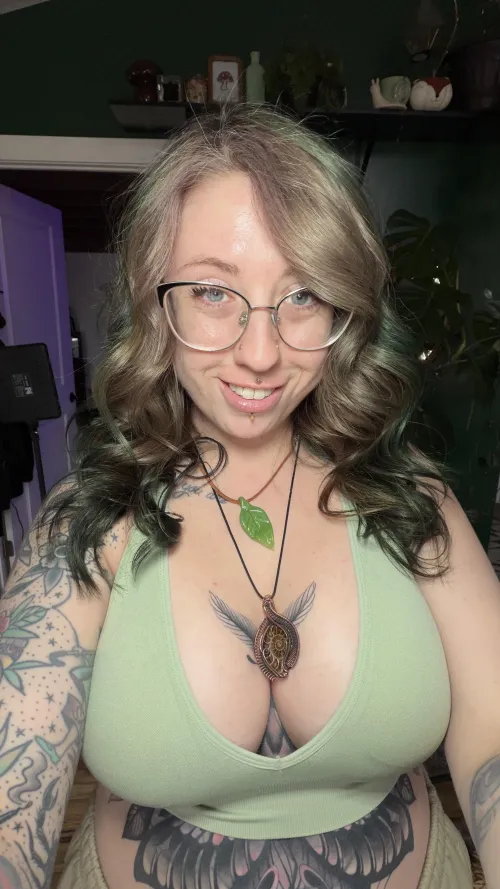 No makeup, just my tattoos by gritheyst