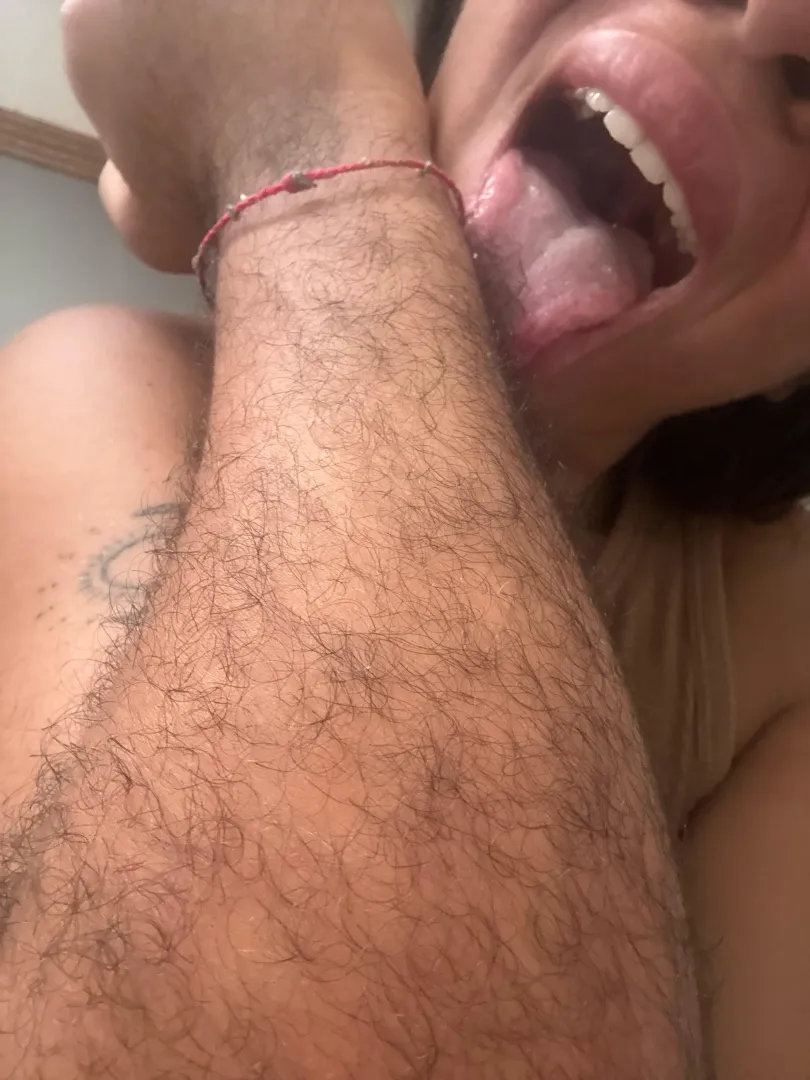 No one has hairy [arms] like mine posted by Miaprettylatina