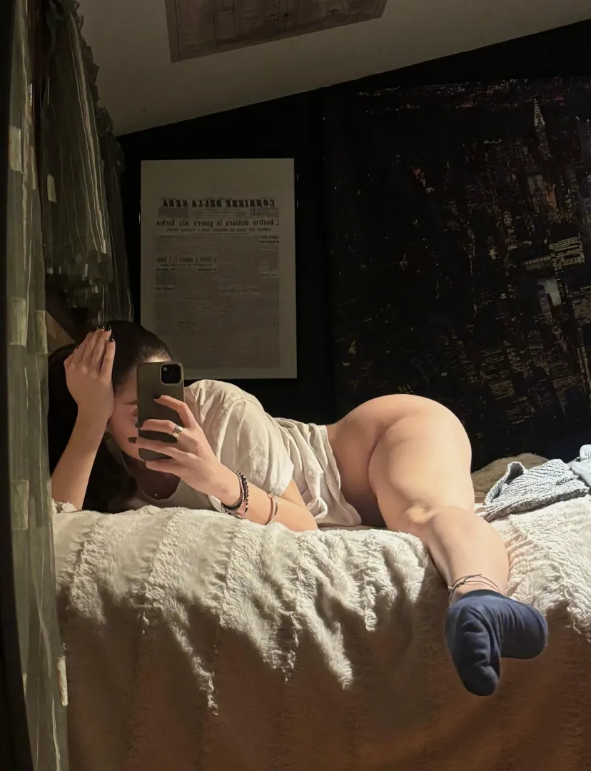 no panties for easier access posted by splitsgirl