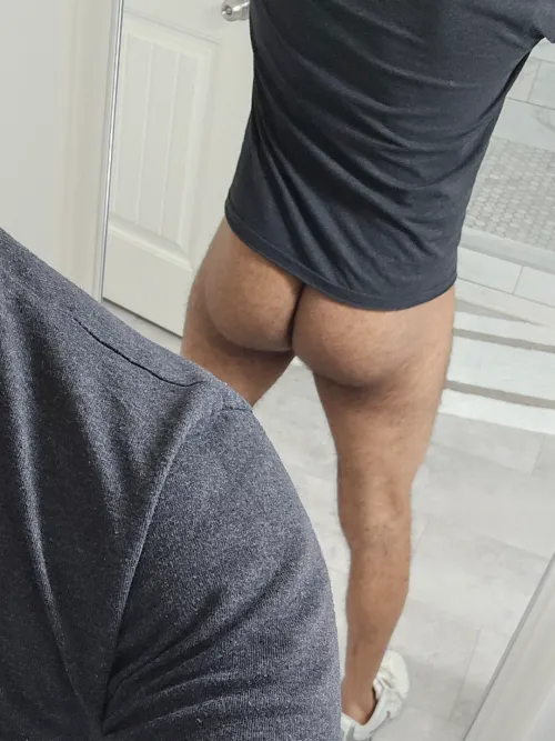 No pants this morning by Sea_Actuator1405