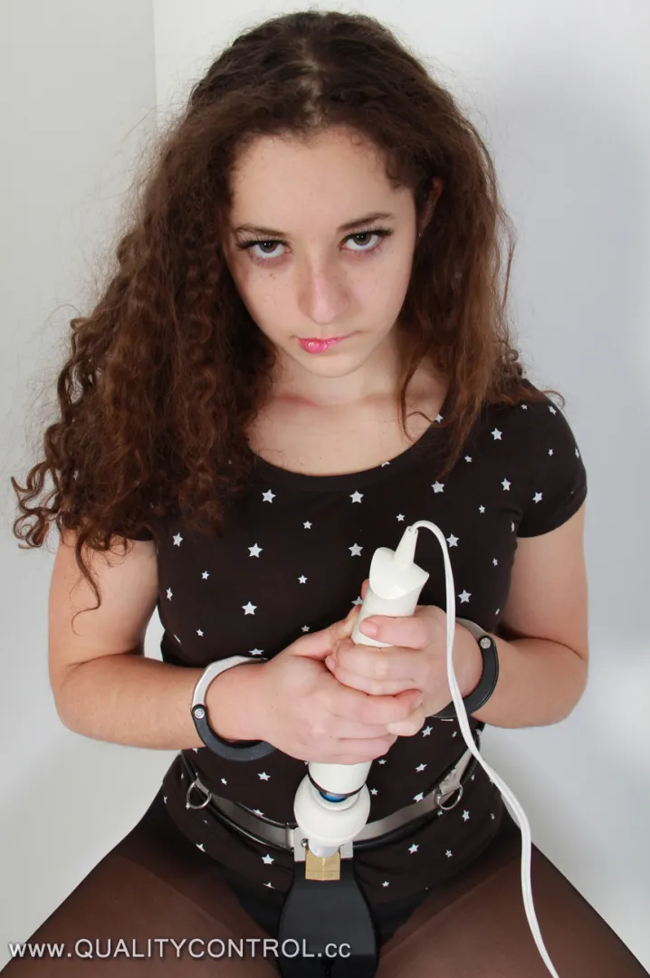 No, you won't get pleasure with that belt on posted by lanfeust97