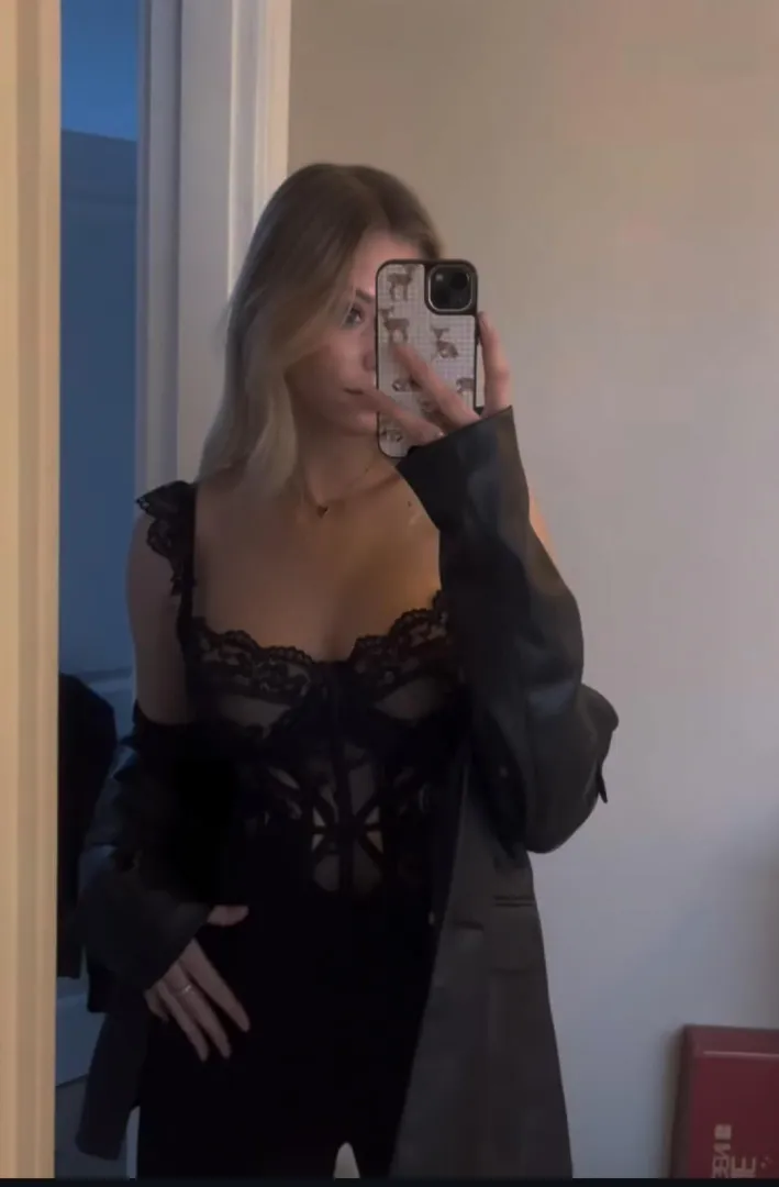 Noa Jacobus posted by Infinal99