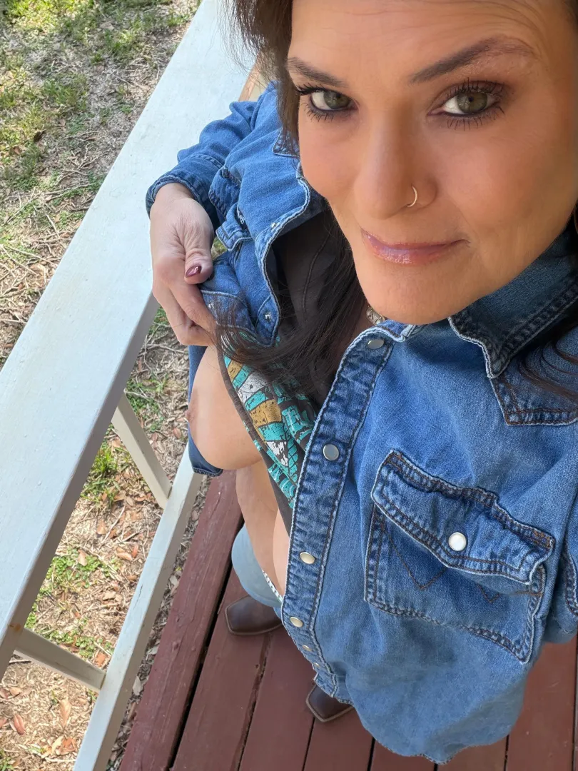 Normal Texas mom with a secret…cum have some fun with me posted by huntingchic