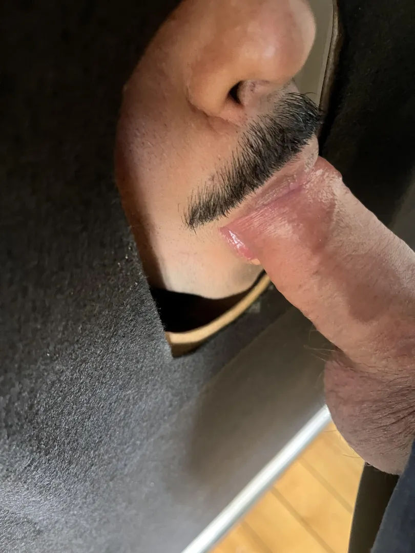 Normally I’m the one servicing, but this cutie was too good posted by MTL_erosman