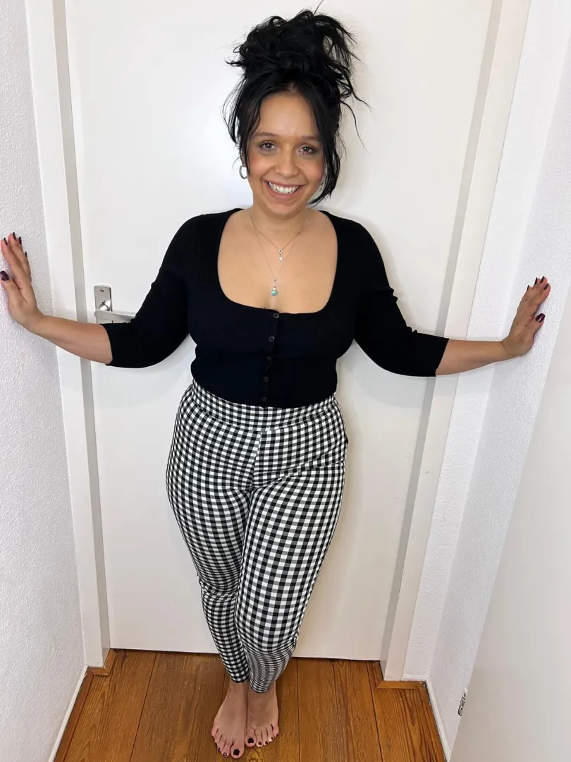 Not perfect body but 100% natural, Milf with 25 ys old, Darling posted by Galadriel69_