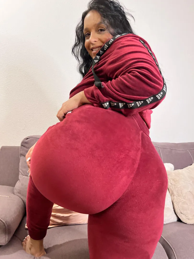 Not perfect but absolutely authentic, too sensual and naughty sweet girl posted by Galadriel69_