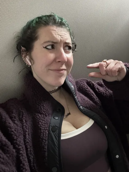 Not with someone as small as you, sry by sirenskiss3