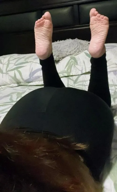 Nothing beats Big Booty latinas with scrunched soles. by arboldebolas