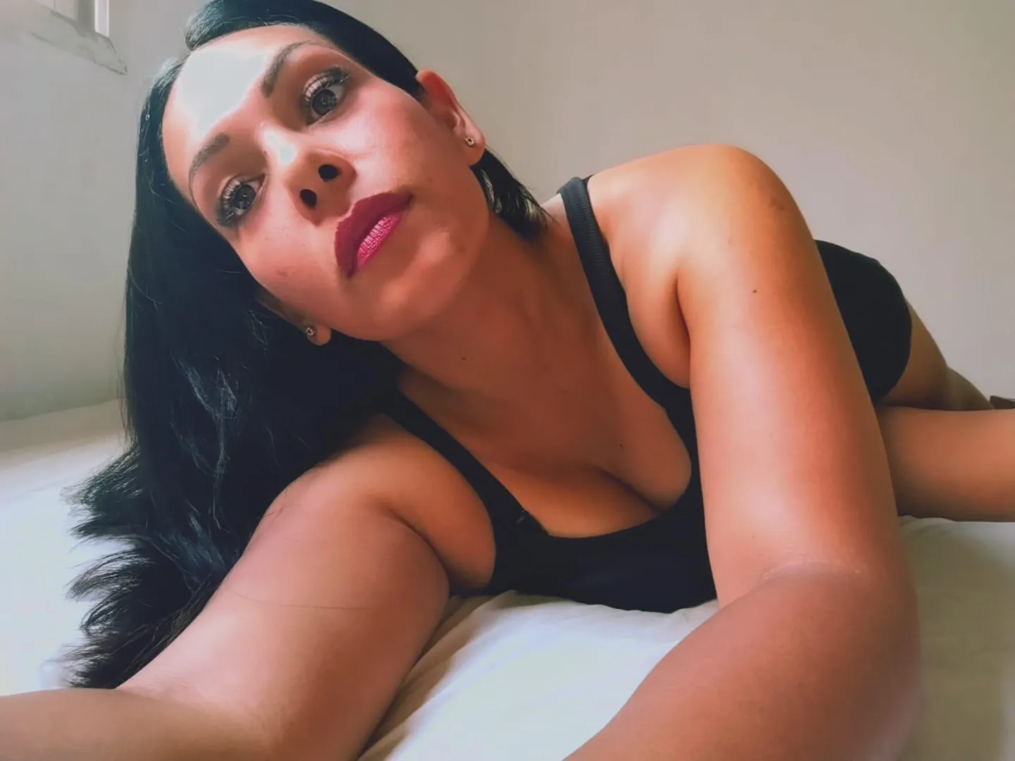 Nothing beats the elegance of matte lips for a tempting afternoon posted by Reginabooty