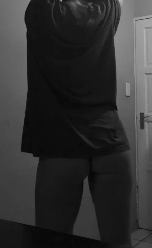 Nothing like a morning stretch by Lusty_Looney_LuLu