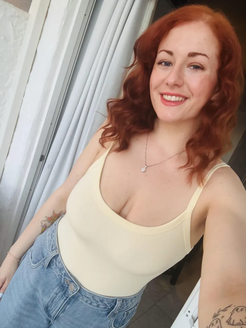 Nothing makes me wetter than stealing attention from a married man posted by katieisagoodgirl69