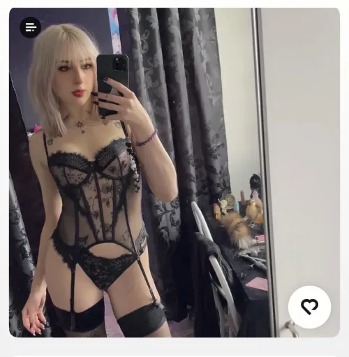 notice the tail plug on her table by niggington_nsfw