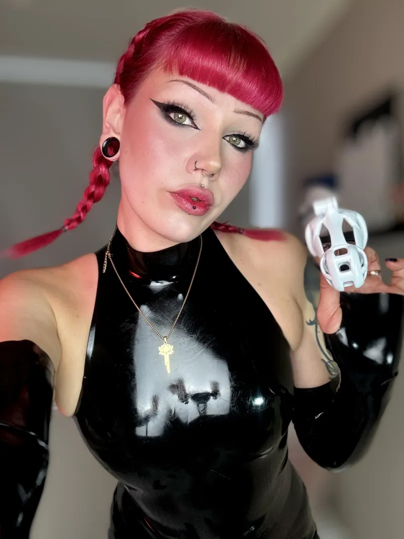 Now be a good boy and lock up okay? posted by Morrigan_vex