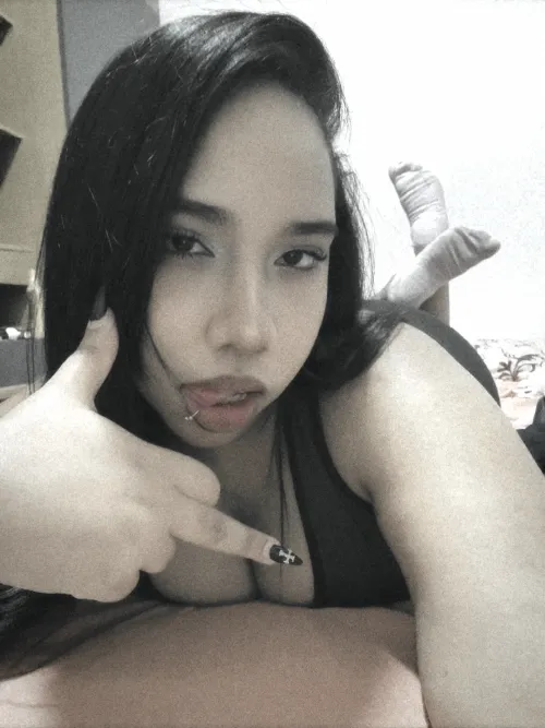 Now say thank you, icky loser~.  by harukitt