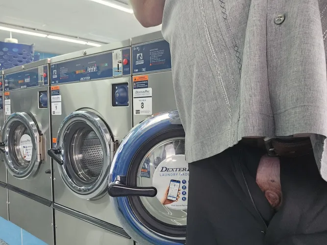 Nub sighting at the local sit and spin... by NaturalShowing