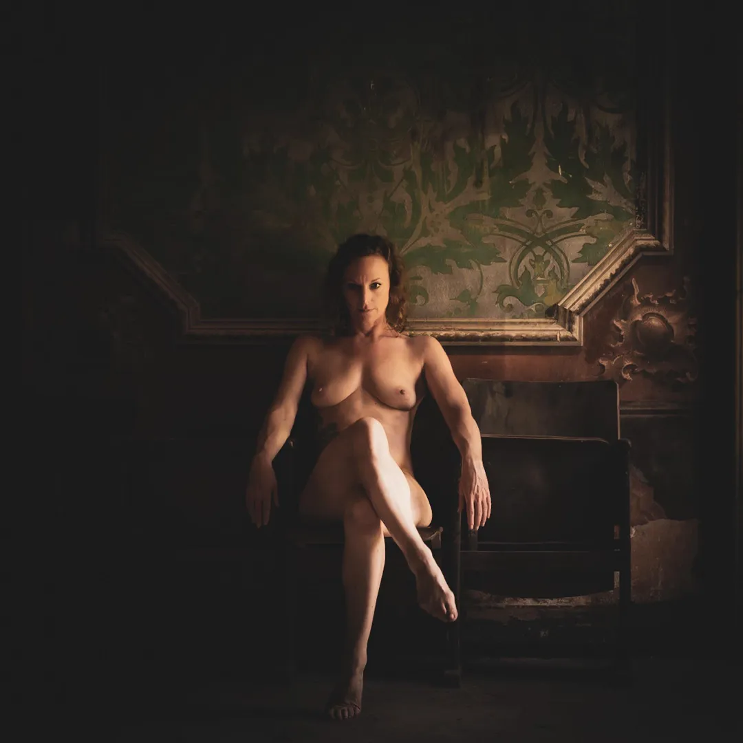 Nude photography in a derelict setting. Two distinct beauties. posted by Tina_urbex