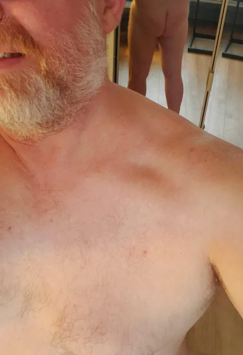 Obligatory hotel selfie by DaydreamNation4