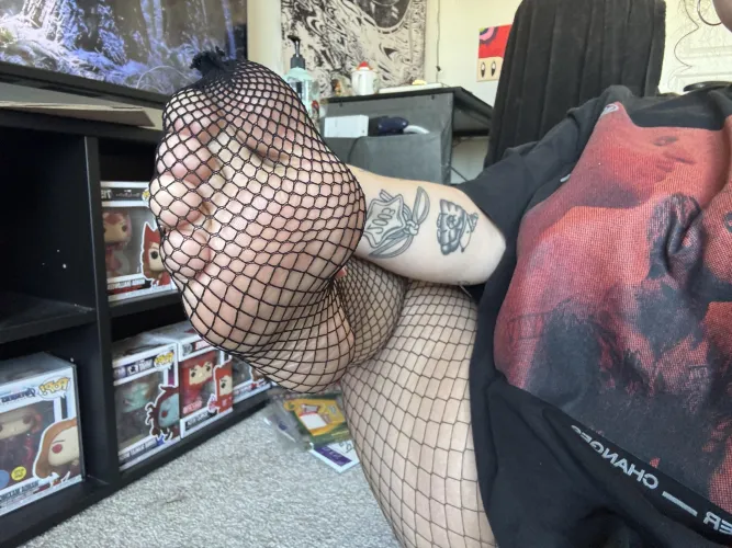 [OC] did you guys miss me and my pretty feet?  by sugarandspice1998